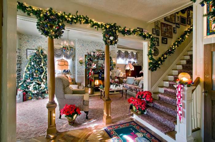 Christmas decoration ideas decor house decorating room living inside small decorations holden breakfast bed colorado springs traditional holiday staircase beautifull